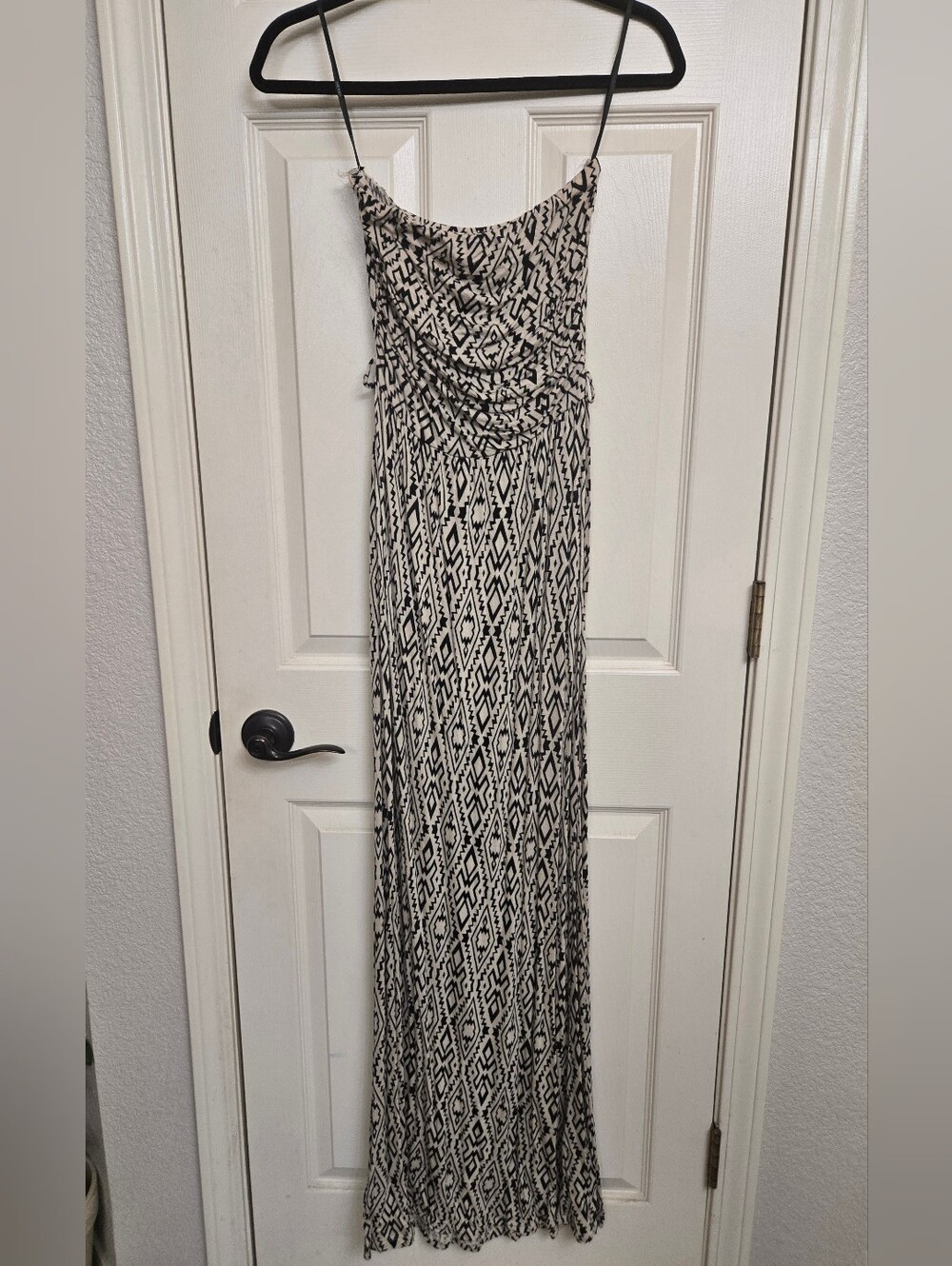Forever 21 Black and Cream Geometric Strapless Maxi Dress, Medium
